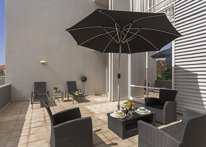 Achada I By An Island